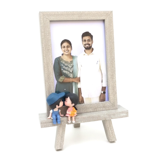 Wooden Frame, Kissing toys